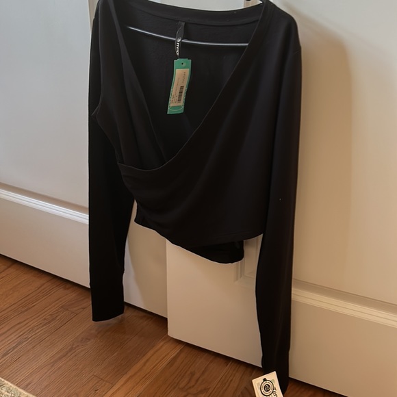 Size medium, MPG - Picture 2 of 2